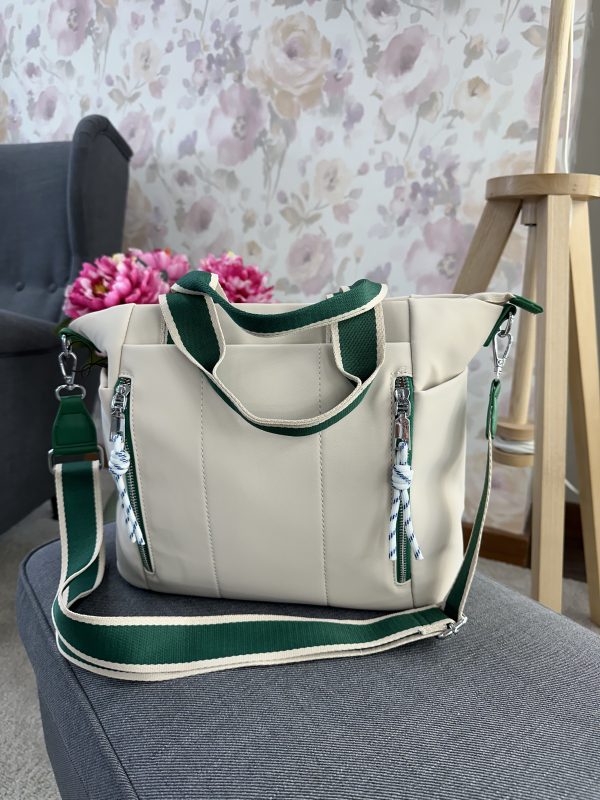 Bolso Bandolera y mano con detalles en verde