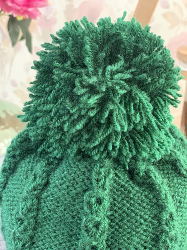 Gorro con pompón lana verde - Imagen 5