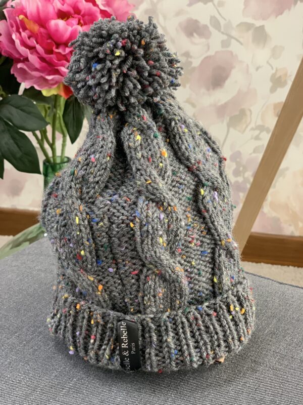 Gorro con pompón lana jaspeada gris